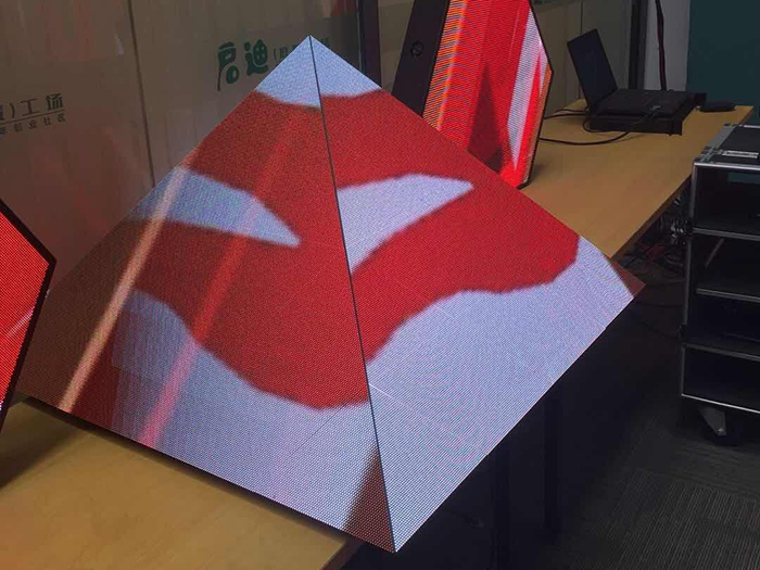 異形LED屏廠家：如何應(yīng)對市場需求的多樣性？